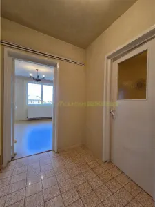 Garsoniera de renovat zona Roata Norocului - foto 7