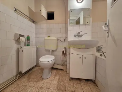 Garsoniera de renovat zona Roata Norocului - foto 9