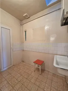 Garsoniera de renovat zona Roata Norocului - foto 10