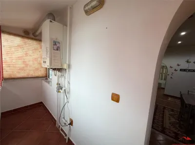 Apartament 2 camere, 61mp,  central, etaj 10 cu acoperis - foto 15