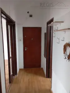 Apartament 2 camere, cu balcon si parcare-zona Tractorul - foto 3