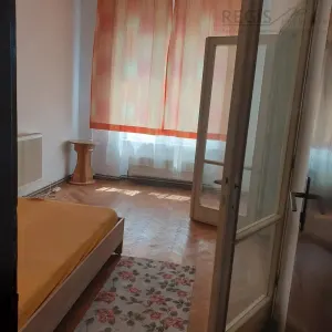 Apartament 2 camere, cu balcon si parcare-zona Tractorul - foto 2