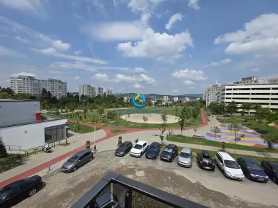 Apartament cu 3 camere lux zona La Terenuri - foto 9