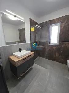 Apartament cu 3 camere lux zona La Terenuri - foto 10
