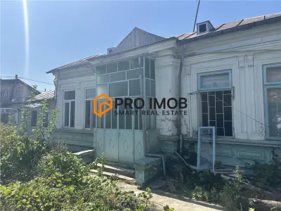 Teren intravilan+casa demolabila zona Centru- Focsani - foto 3