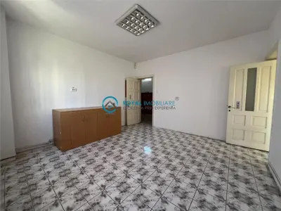 Royal Imobiliare - Vanzare Casa 7 camere Zona Piata Mihai Viteazu - foto 3