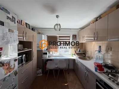 Apartament 3 camere cf 1 semidecomandat zona Micro 3 - foto 5