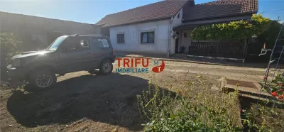 Casă cu 2.000 mp de teren și acces la două străzi – Micești, Alba Iulia - Alba Iulia