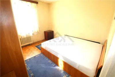 Apartament 3 camere , 2 dormitoare, zona ultracentrala - foto 2