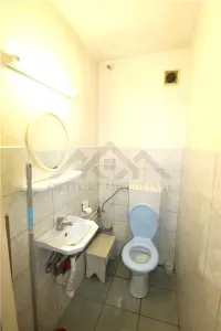 Apartament 3 camere , 2 dormitoare, zona ultracentrala - foto 12