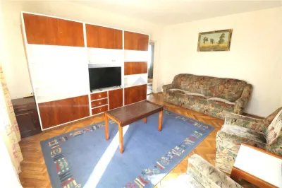 Apartament 3 camere , 2 dormitoare, zona ultracentrala - foto 3