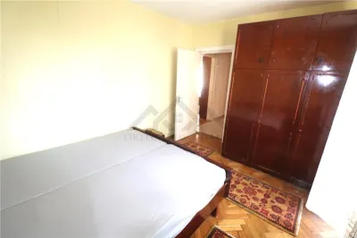 Apartament 3 camere , 2 dormitoare, zona ultracentrala - foto 6