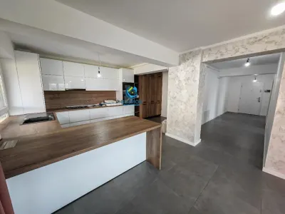 Inchiriem Apartament 3 Camere, Partial Mobilat, Open Space, Tractorul - foto 13