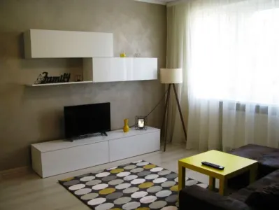 Inchiriem Apartament 2 Camere, Modern, Semidecomandat, Centrul Civic - foto 3
