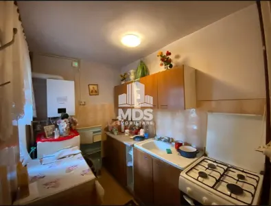 Decomandat 35 mp la etajul 2 cu centrala propie in bloc izolat - Timisoara