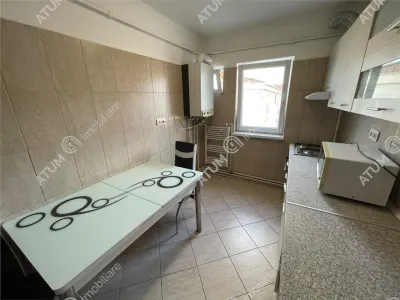 De inchiriat apartament cu 3 camere decomandate si balcon tip loggie in zona Vasile Aaron Sibiu - foto 12