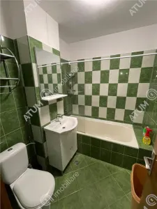 De inchiriat apartament cu 3 camere decomandate si balcon tip loggie in zona Vasile Aaron Sibiu - foto 13