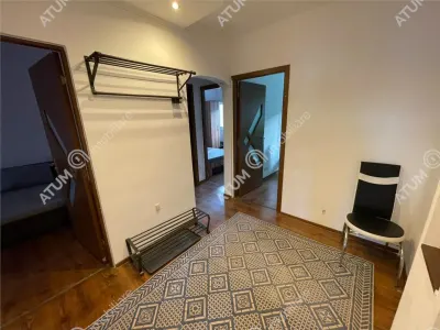 De inchiriat apartament cu 3 camere decomandate si balcon tip loggie in zona Vasile Aaron Sibiu - foto 17