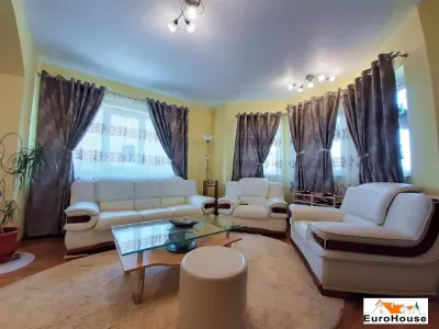 Casa de vanzare cu 4 camere in Alba Iulia - foto 2