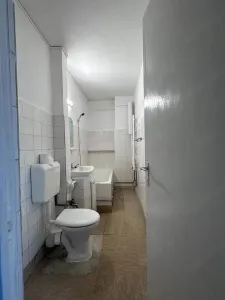 Decomandat, 38 mp cu centrala propie - foto 4