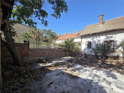 Casa cu 4 camere,curte individuala,acces auto,,ultracentral,Oradea - foto 2