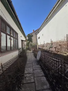 Casa cu 4 camere,curte individuala,acces auto,,ultracentral,Oradea - foto 13