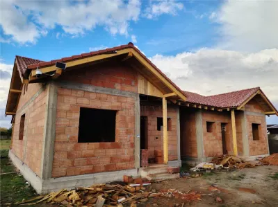 Duplex spatios - compartimentare practica - zona buna - Mosnita Noua