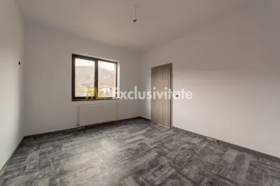 Casă spațioasă P+1+M – Izvorani, Ștefănești | Ideală pentru 2 familii! - foto 4