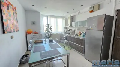 Inchiriere apartament 3 camere Tudor etaj 3 modern - Targu Mures