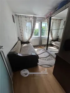 Apartament 3 camere semidecomandat Pacurari - Etaj 3 - foto 4