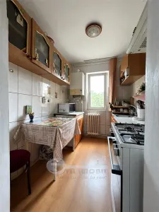 Apartament 3 camere semidecomandat Pacurari - Etaj 3 - foto 6