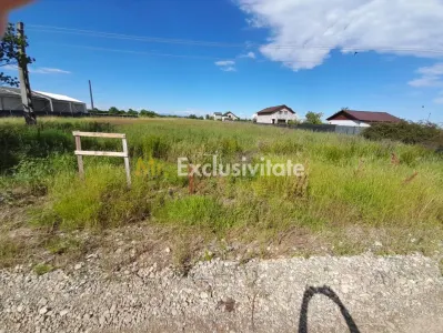 Teren intravilan Bradu 1312 mp 2 deschideri - foto 2