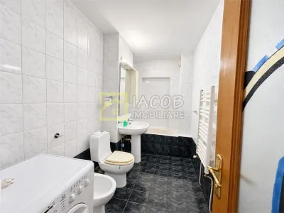 De inchiriat | Apartament de 75 mp utili in zona centrala a Bacaului - foto 13