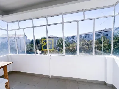 De inchiriat | Apartament de 75 mp utili in zona centrala a Bacaului - foto 10