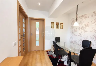 Apartament 3 camere 2 bai si balcon  Calea Poplacii - foto 11