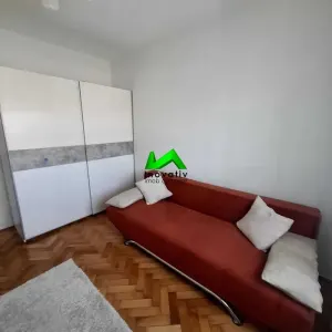 Apartament de inchiriat 3 camere pivnita Sibiu Central - foto 6