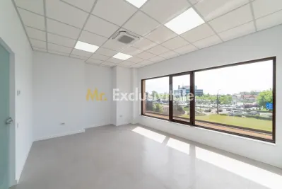 Spațiu comercial generos – 160 mp – poziție premium pe Craiovei! - foto 6