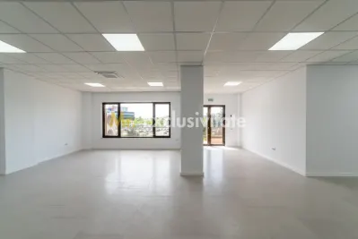 Spațiu comercial generos – 160 mp – poziție premium pe Craiovei! - foto 7
