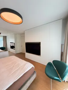 Apartament PREMIUM cu curte, terasă și lift cu acces direct în living - foto 11