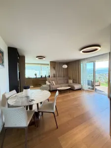 Apartament PREMIUM cu curte, terasă și lift cu acces direct în living - foto 17