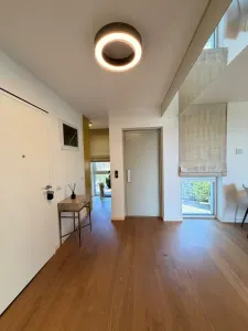 Apartament PREMIUM cu curte, terasă și lift cu acces direct în living - foto 19