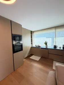 Apartament PREMIUM cu curte, terasă și lift cu acces direct în living - foto 23