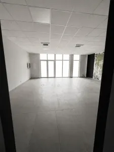 Spatiu comercial de inchiriat, 90 mp, alimentatie publica, Eroilor. - Floresti
