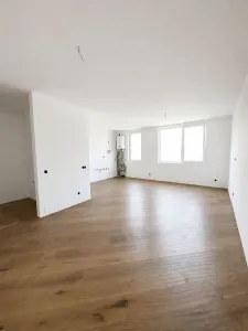 Apartament 2 camere, depozitare, etaj intermediar, balcon, garaj, boxa - Floresti