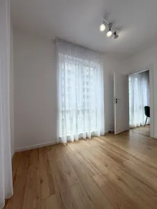 Apartament 2 camere, balcon, etaj intermediar, garaj, zona Eroilor - foto 7