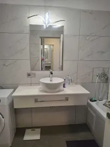 Apartament 2 camere, balcon, etaj intermediar, BMW - foto 7