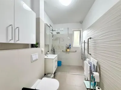 BRAYTIM - LUX - 3 CAMERE - 2 BAI - GRADINA 94mp - 2 TERASE 34mp - 2 LOC PARCARE ACOPERITE - foto 5