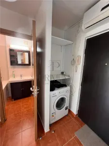Gheorghe Lazar - Etaj intermediar cu LIFT - Decomandat - Centrala proprie - Pretabil AirBnb - foto 9