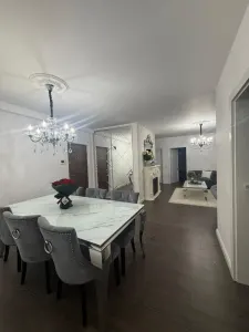 Apartament 3 camere decomandate, 2 bai,balcon, etaj intermediar, garaj - foto 2