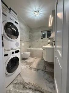 Apartament 3 camere decomandate, 2 bai,balcon, etaj intermediar, garaj - foto 7